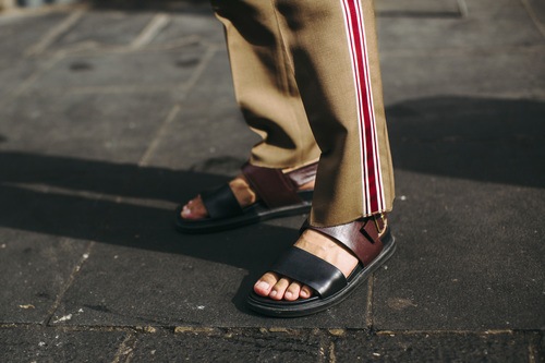 sandálias masculinas da moda